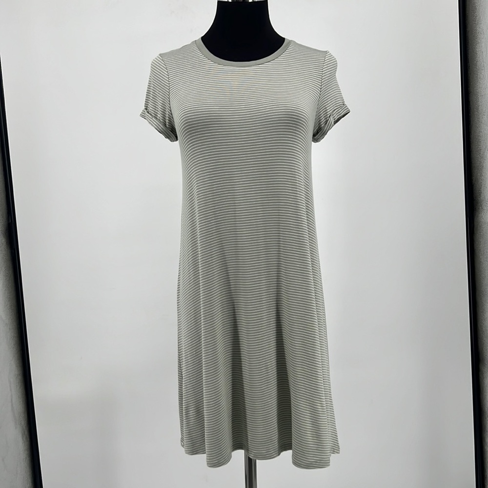Love, Fire NWT Sage/White Striped Short Sleeve Midi Dress Women's sz. XS